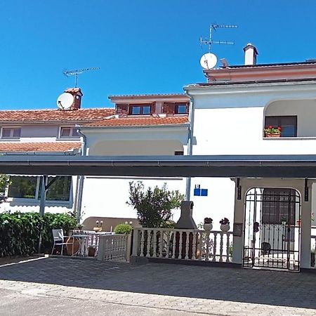 Apartments Stojakovic ポレッチ エクステリア 写真
