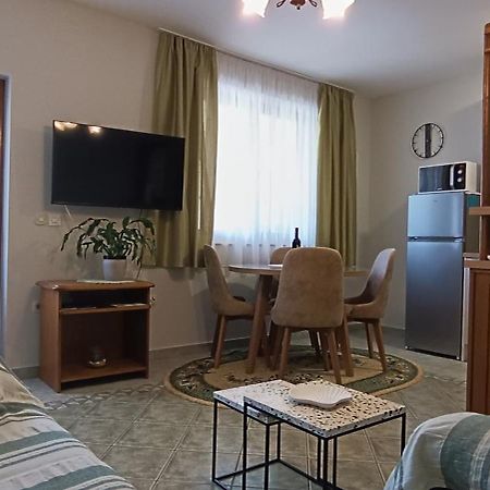 Apartments Stojakovic ポレッチ エクステリア 写真