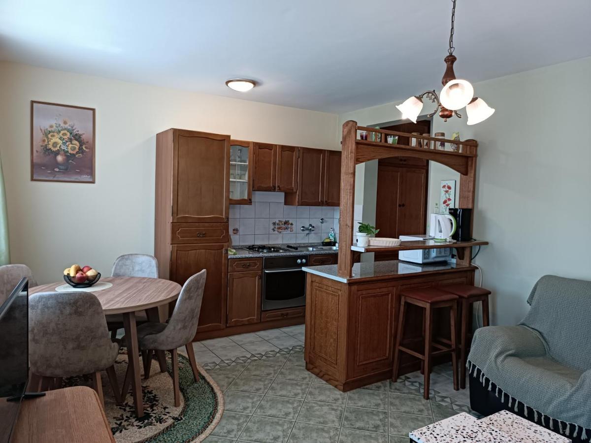 Apartments Stojakovic ポレッチ エクステリア 写真