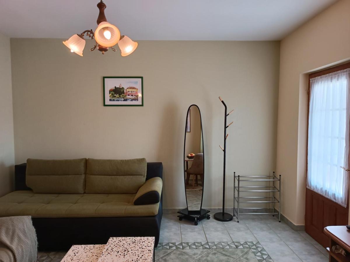 Apartments Stojakovic ポレッチ エクステリア 写真