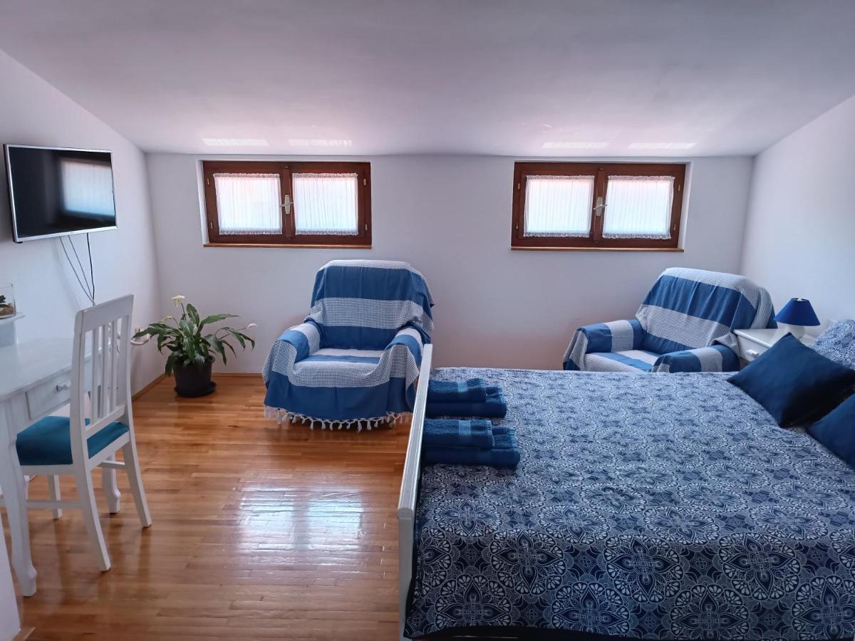 Apartments Stojakovic ポレッチ エクステリア 写真
