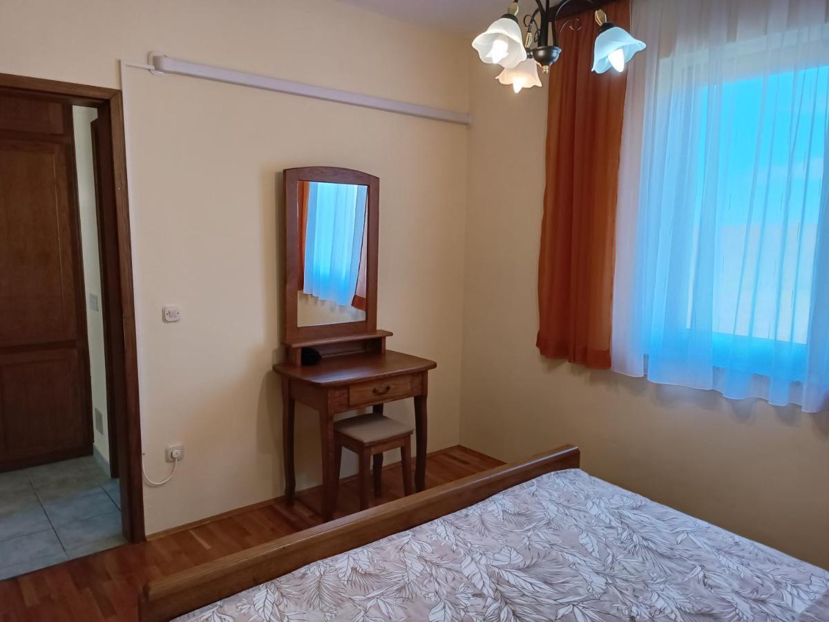 Apartments Stojakovic ポレッチ エクステリア 写真
